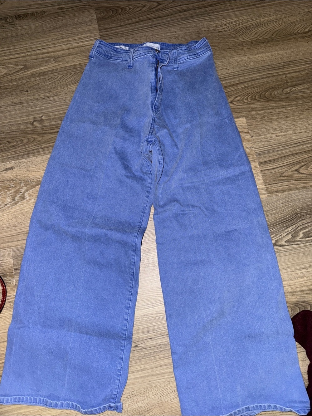 Wide-Leg Jeans in Medium Blue Wash